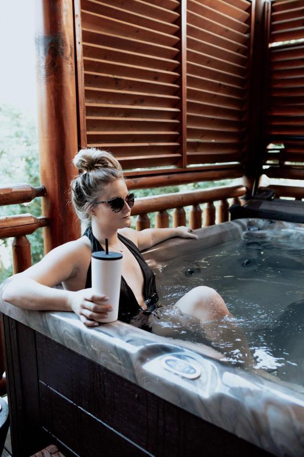 Gorgeous Large Mountain View Cabin W Hot Tub, Free Wifi, Games Villa Sevierville Dış mekan fotoğraf